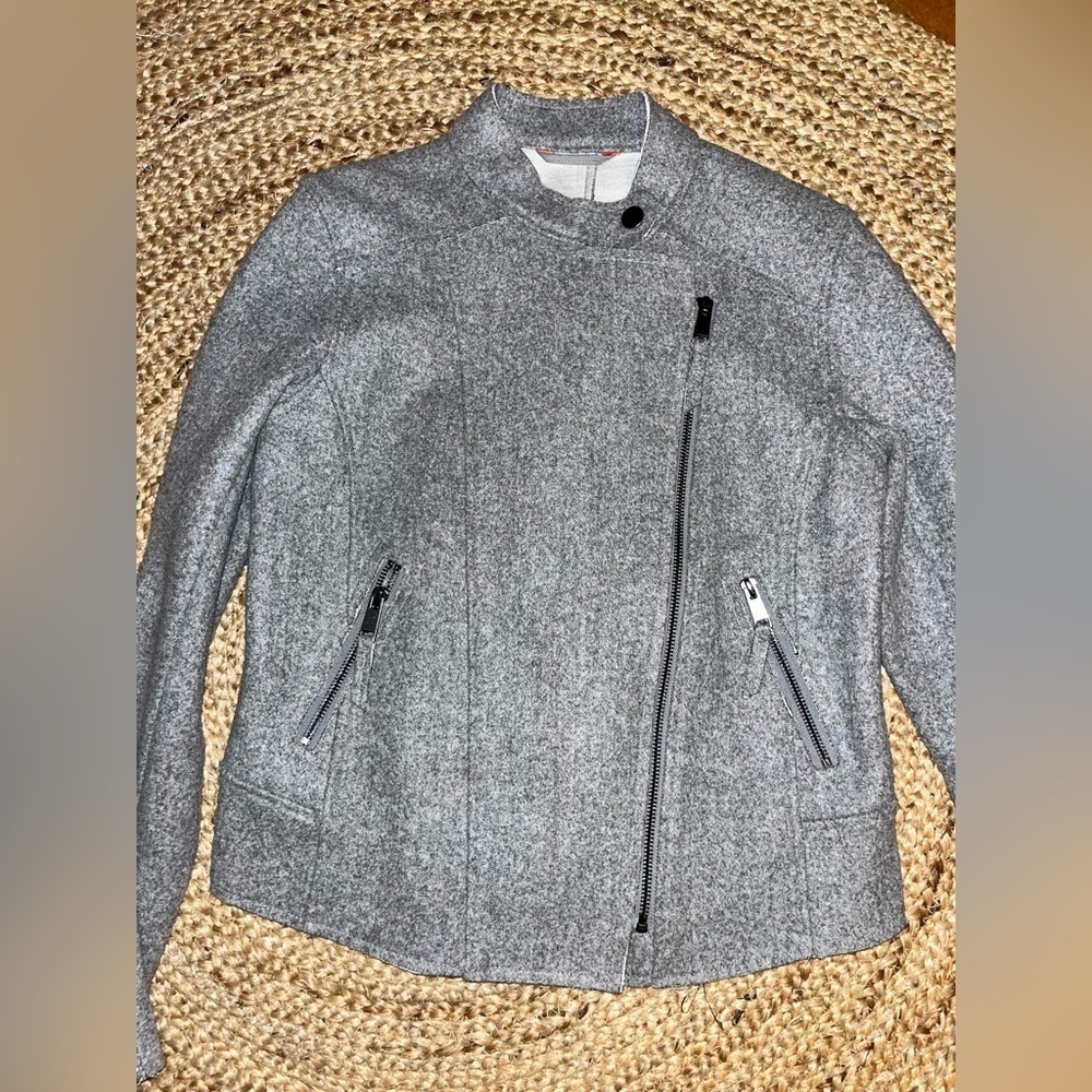 Banana Republic Moto Grey Boiled Wool laser cut blazer -Sz M-zipperdetails NWOT - Picture 10 of 12